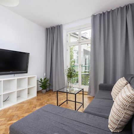 1-Bedroom Apartment With Balcony - Dluga 65 Krasków Eksteriør bilde