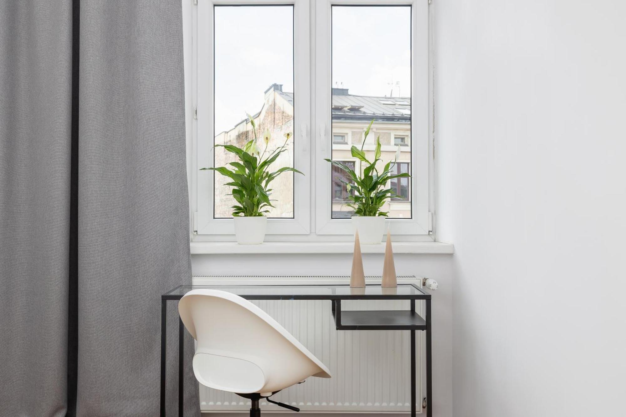 1-Bedroom Apartment With Balcony - Dluga 65 Krasków Eksteriør bilde