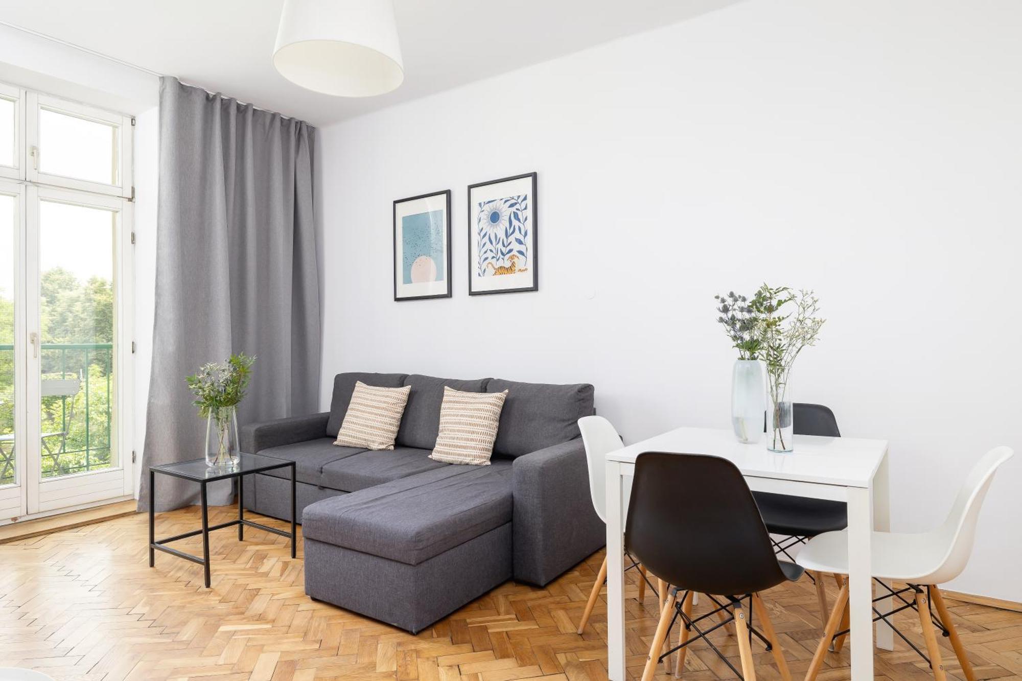 1-Bedroom Apartment With Balcony - Dluga 65 Krasków Eksteriør bilde