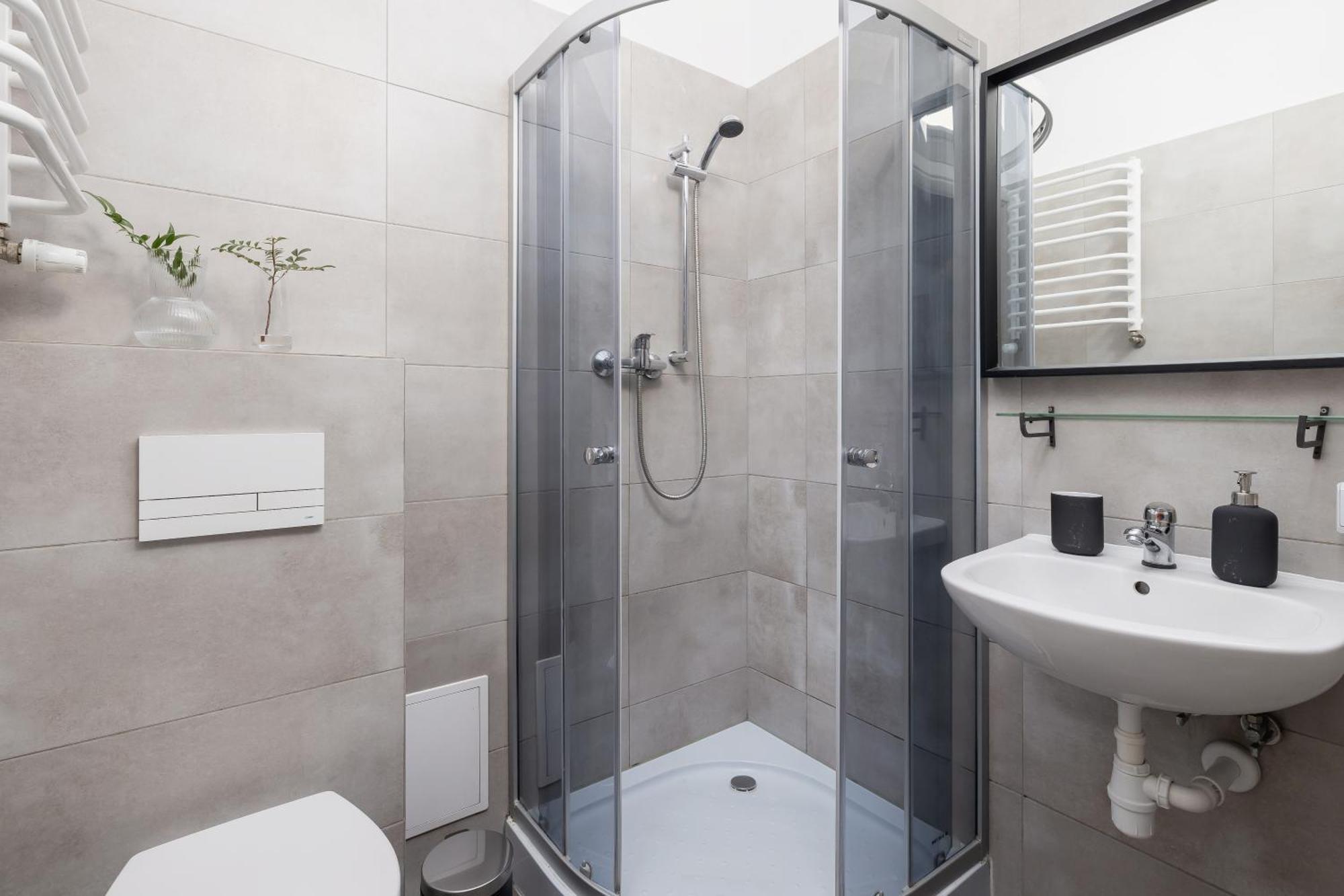 1-Bedroom Apartment With Balcony - Dluga 65 Krasków Eksteriør bilde