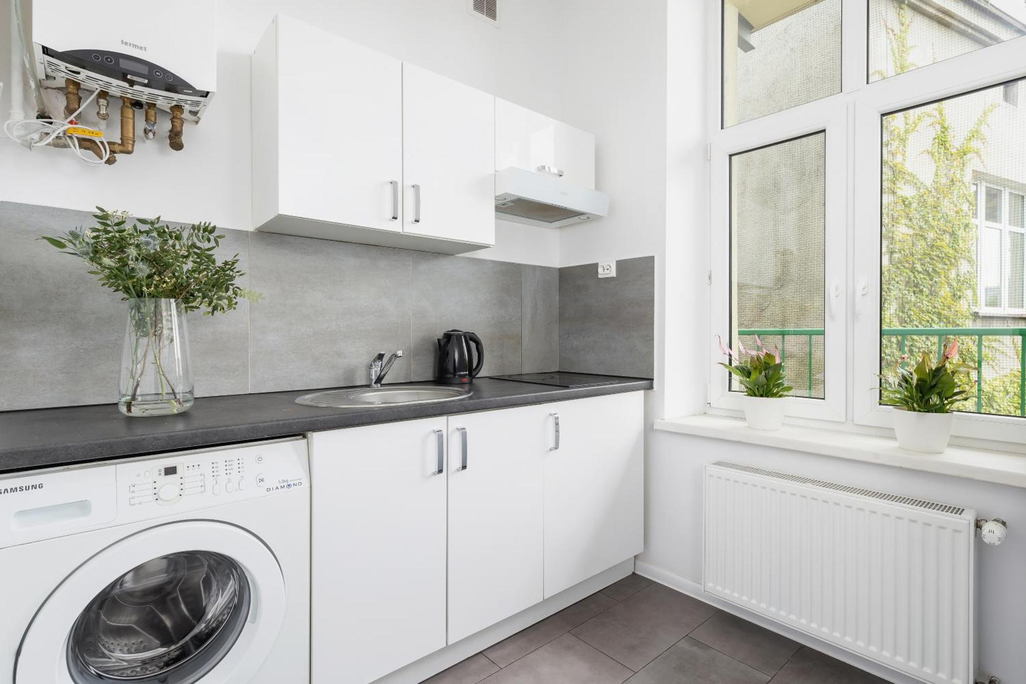 1-Bedroom Apartment With Balcony - Dluga 65 Krasków Eksteriør bilde