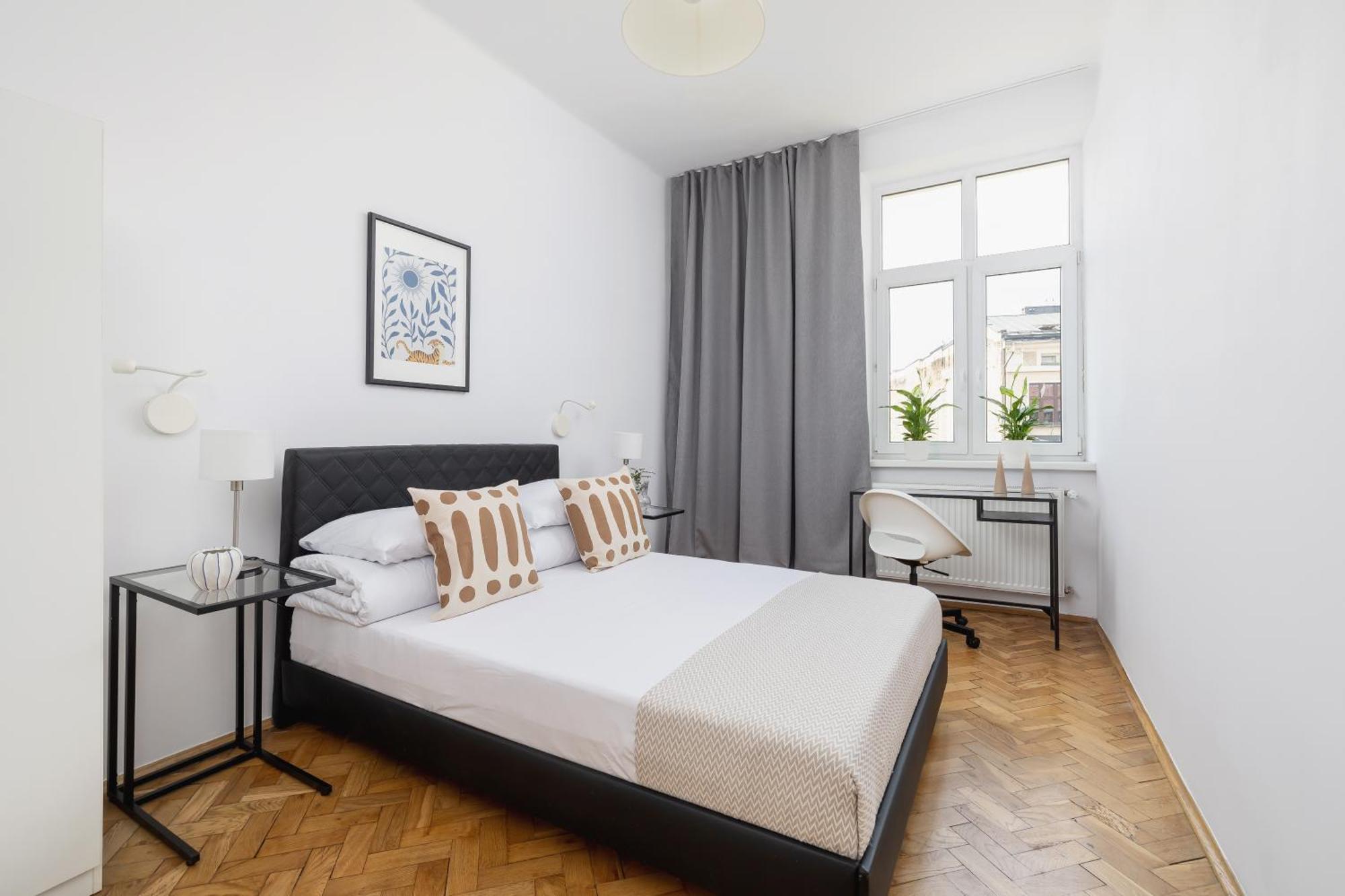 1-Bedroom Apartment With Balcony - Dluga 65 Krasków Eksteriør bilde