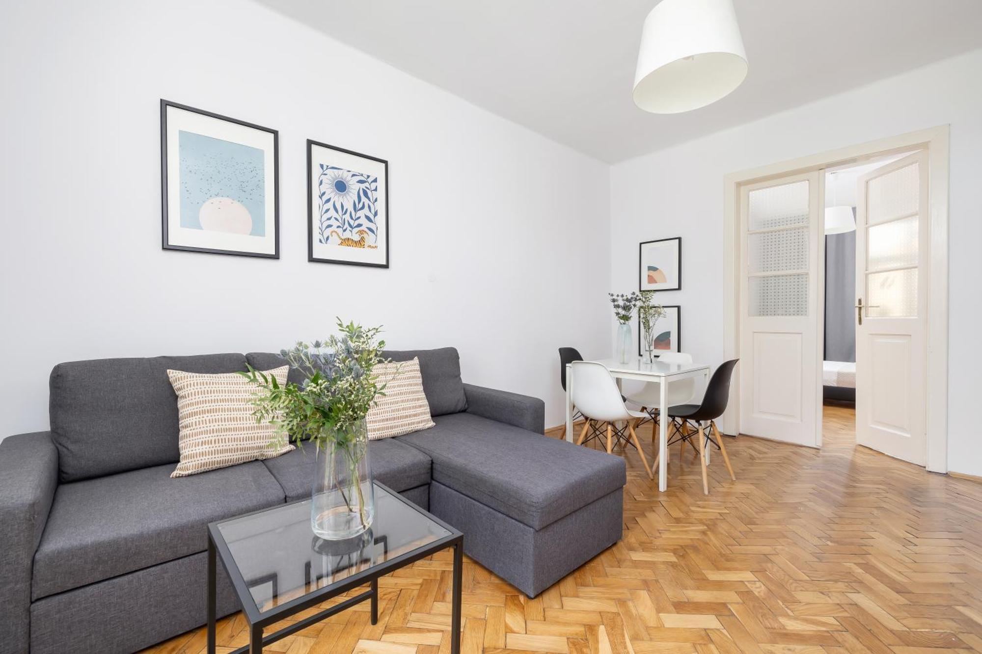1-Bedroom Apartment With Balcony - Dluga 65 Krasków Eksteriør bilde